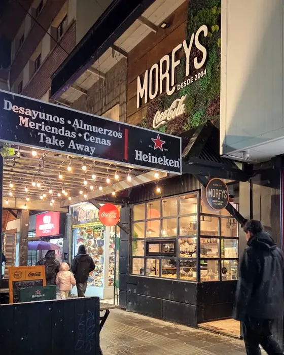 Fachada de Morfys Mitre
